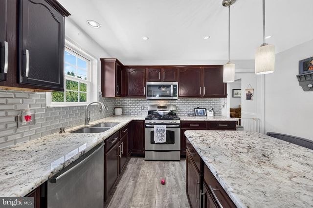 4003 REDWOOD DR, Bethlehem, PA 18020
