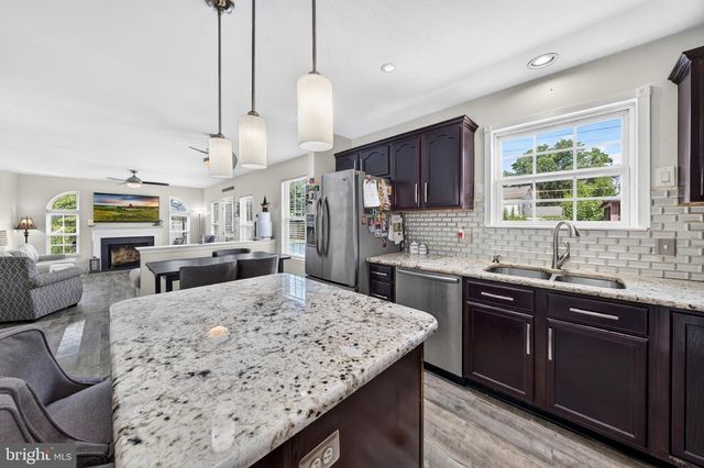 4003 REDWOOD DR, Bethlehem, PA 18020