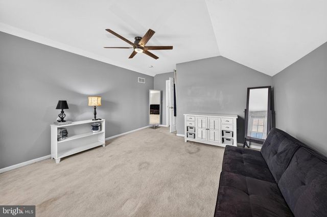 4003 REDWOOD DR, Bethlehem, PA 18020