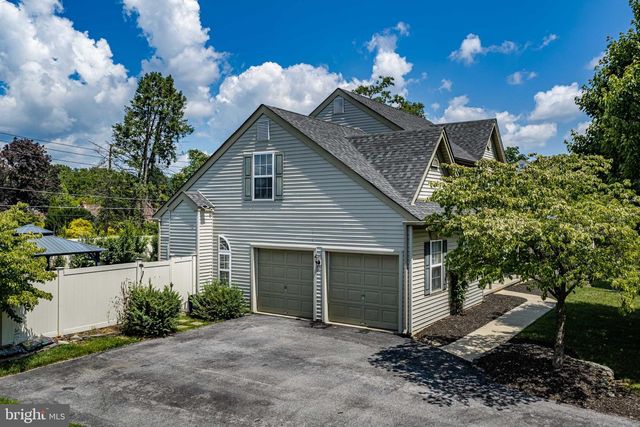 4003 REDWOOD DR, Bethlehem, PA 18020