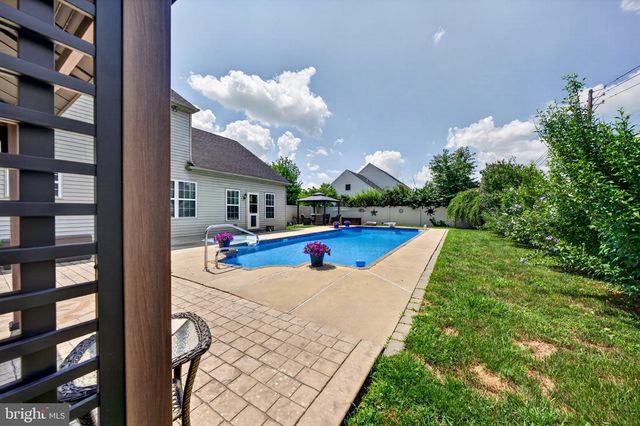 4003 REDWOOD DR, Bethlehem, PA 18020