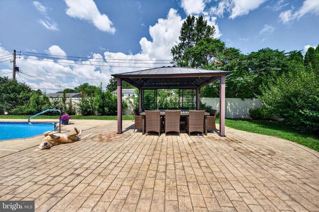 4003 REDWOOD DR, Bethlehem, PA 18020