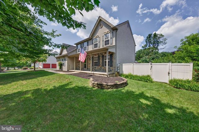 4003 REDWOOD DR, Bethlehem, PA 18020
