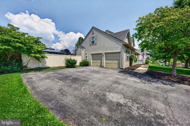 4003 REDWOOD DR, Bethlehem, PA 18020