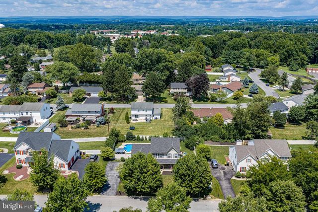 4003 REDWOOD DR, Bethlehem, PA 18020
