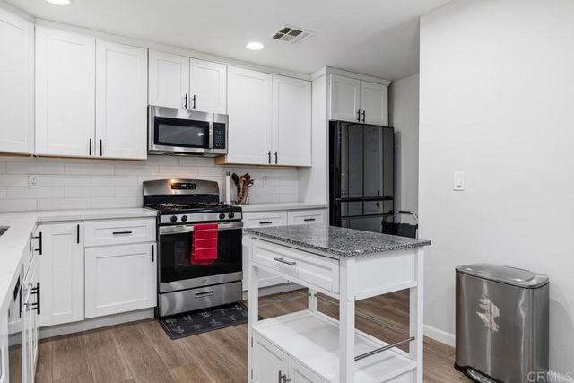 9214 Fenway Road, Santee, CA 92071