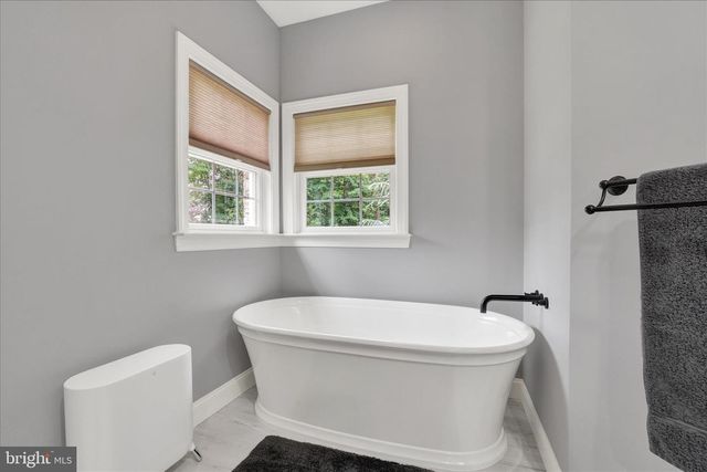 4440 BEARDS SCHOOL RD, Spring Grove, PA 17362