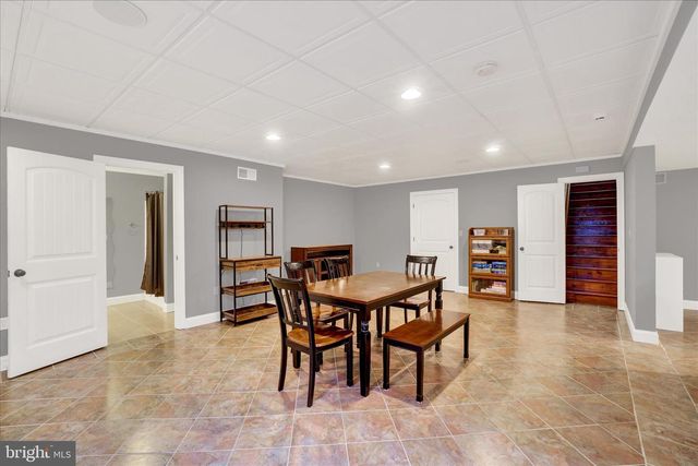 4440 BEARDS SCHOOL RD, Spring Grove, PA 17362
