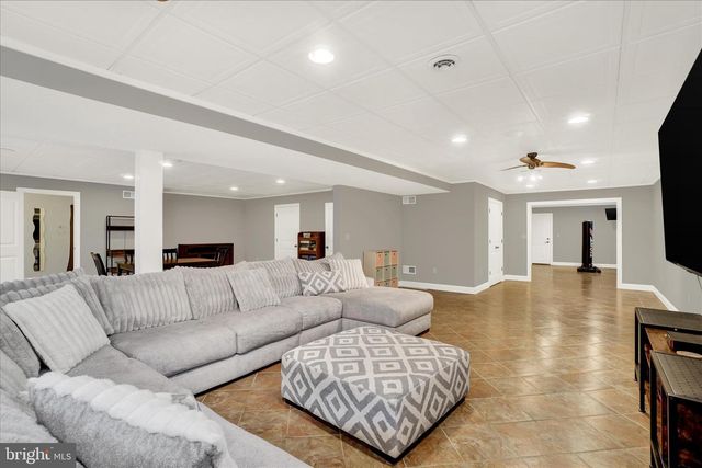 4440 BEARDS SCHOOL RD, Spring Grove, PA 17362