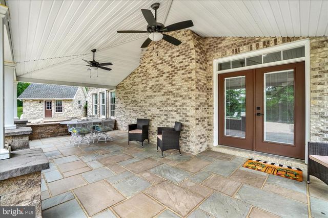 4440 BEARDS SCHOOL RD, Spring Grove, PA 17362