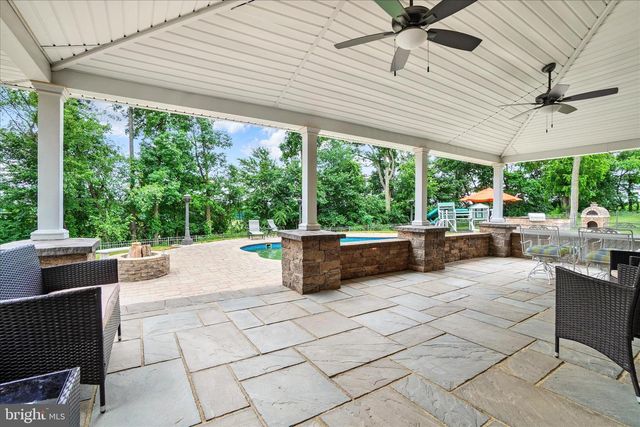4440 BEARDS SCHOOL RD, Spring Grove, PA 17362