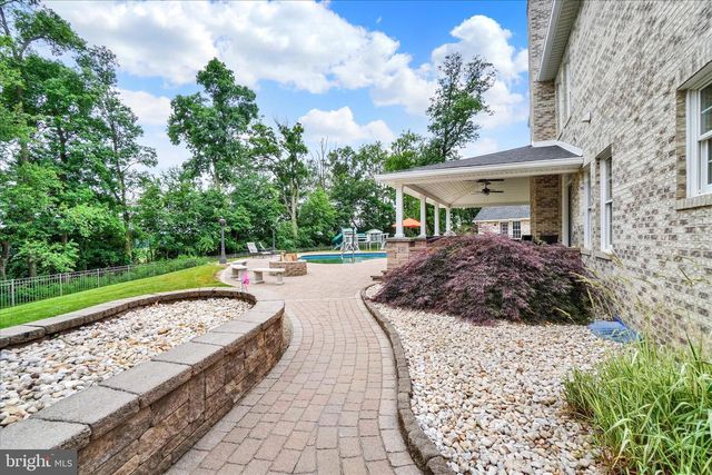 4440 BEARDS SCHOOL RD, Spring Grove, PA 17362