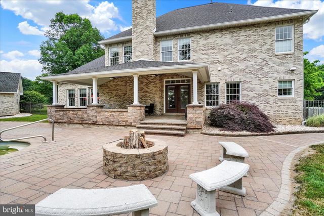 4440 BEARDS SCHOOL RD, Spring Grove, PA 17362