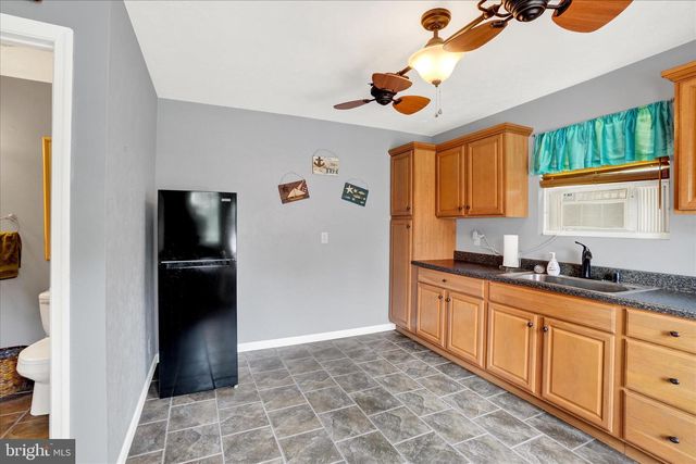 4440 BEARDS SCHOOL RD, Spring Grove, PA 17362