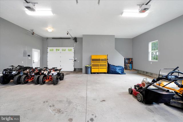 4440 BEARDS SCHOOL RD, Spring Grove, PA 17362