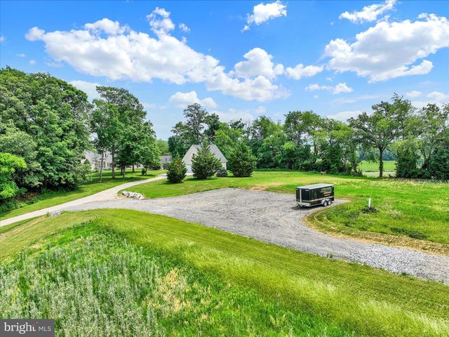 4440 BEARDS SCHOOL RD, Spring Grove, PA 17362