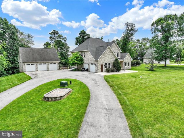 4440 BEARDS SCHOOL RD, Spring Grove, PA 17362