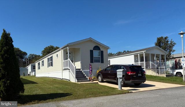 3532 DAHLIA LN, Middle River, MD 21220
