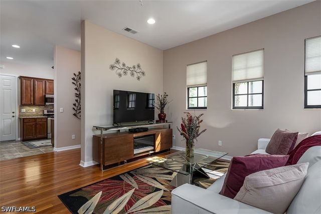 1325 Oceania DR N 6, Naples, FL 34113