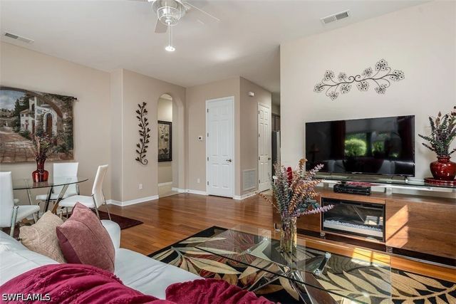 1325 Oceania DR N 6, Naples, FL 34113