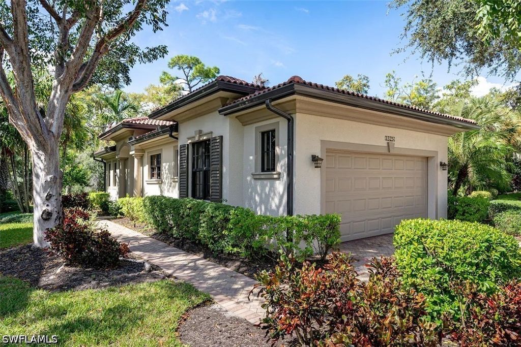 1325 Oceania DR N 6, Naples, FL 34113