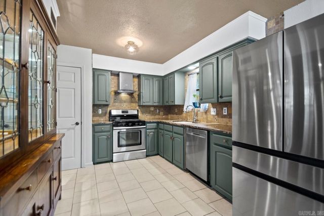 1240 Salem Road, Conway, AR 72034