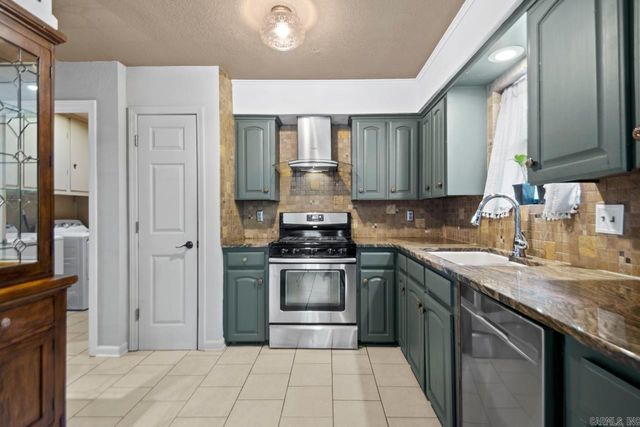 1240 Salem Road, Conway, AR 72034