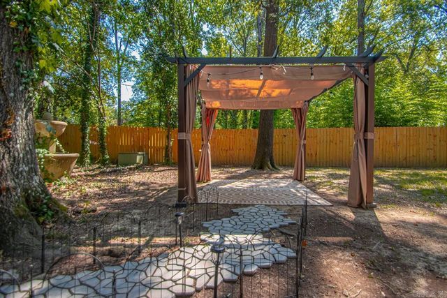 1240 Salem Road, Conway, AR 72034