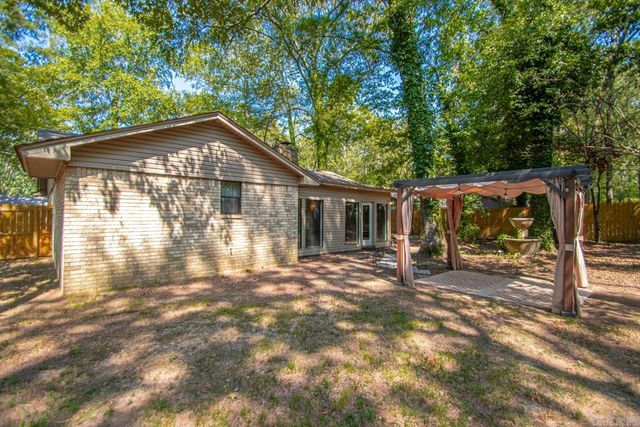 1240 Salem Road, Conway, AR 72034