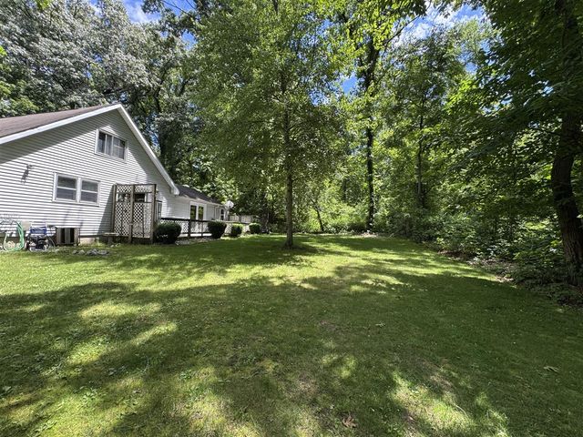52985 Twin Lakeview Drive, Dowagiac, MI 49047