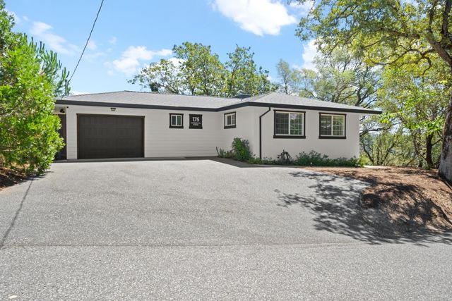175 Donnington Ave, Auburn, CA 95603