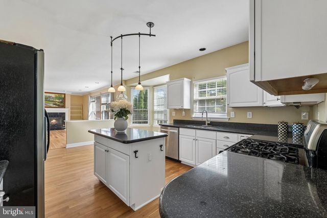 25 WYCKOFF DR, Pennington, NJ 08534