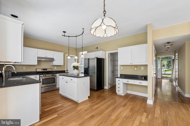 25 WYCKOFF DR, Pennington, NJ 08534