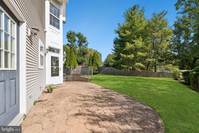 25 WYCKOFF DR, Pennington, NJ 08534