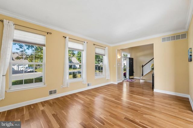 25 WYCKOFF DR, Pennington, NJ 08534