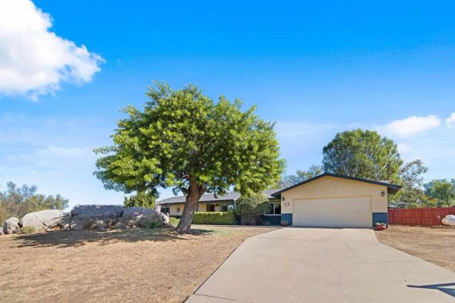 2570 Howell Street, Ramona, CA 92065