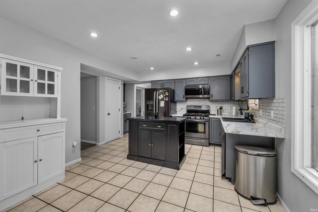 6334 Kiwanis Drive, Fort Wayne, IN 46835