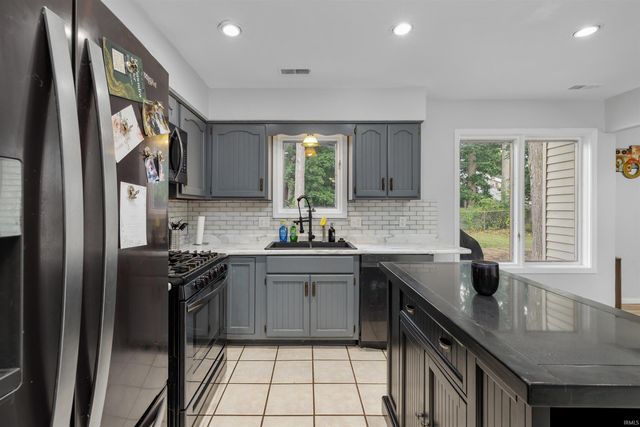 6334 Kiwanis Drive, Fort Wayne, IN 46835