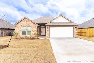 27790 E 109th Place S, Coweta, OK 74429