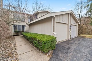 7329 Creek View Circle, West Bloomfield, MI 48322