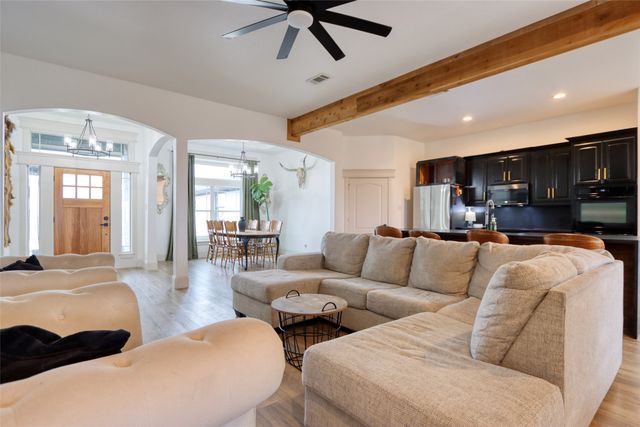 1010 Fm 85, Ennis, TX 75119