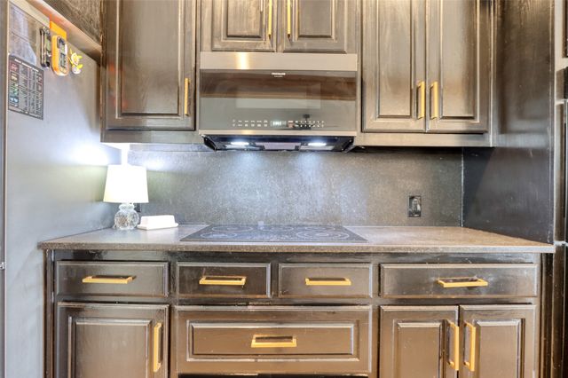 1010 Fm 85, Ennis, TX 75119