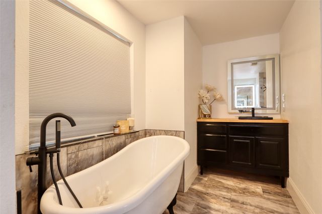 1010 Fm 85, Ennis, TX 75119