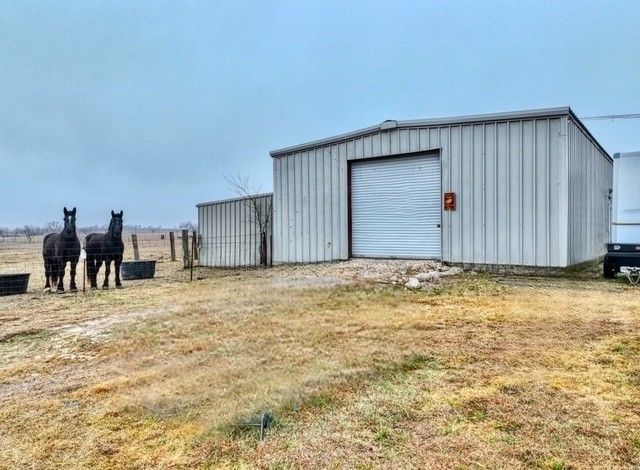 1010 Fm 85, Ennis, TX 75119