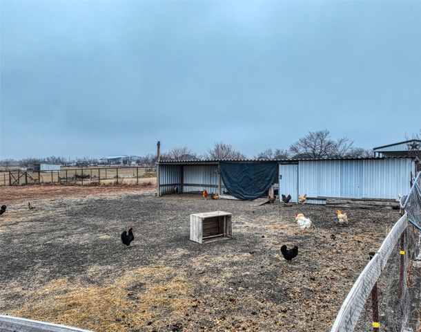 1010 Fm 85, Ennis, TX 75119