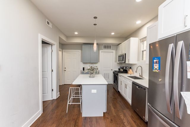 3570 W Dickens Avenue 2, Chicago, IL 60647