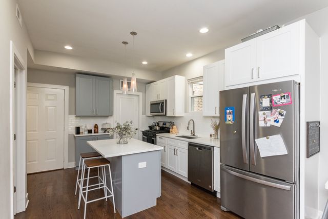 3570 W Dickens Avenue 2, Chicago, IL 60647