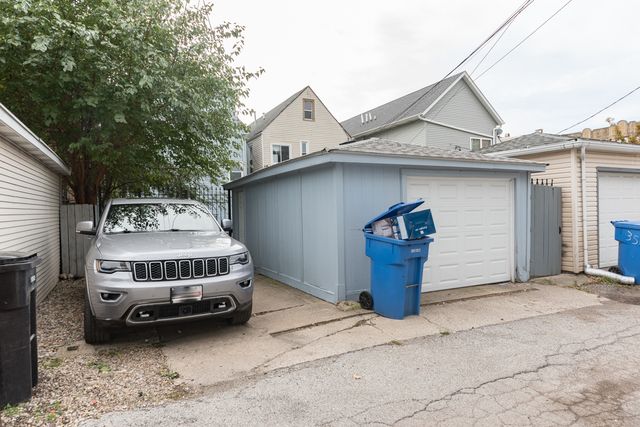 3570 W Dickens Avenue 2, Chicago, IL 60647