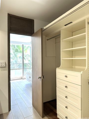 2943 Kalakaua Avenue 408, Honolulu, HI 96815