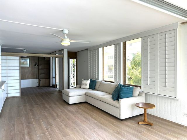2943 Kalakaua Avenue 408, Honolulu, HI 96815